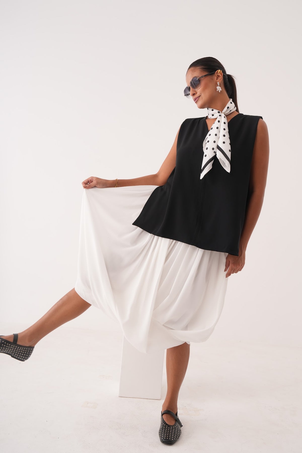 Oversized Power Shoulder Top in Black - DSC05640.JPG