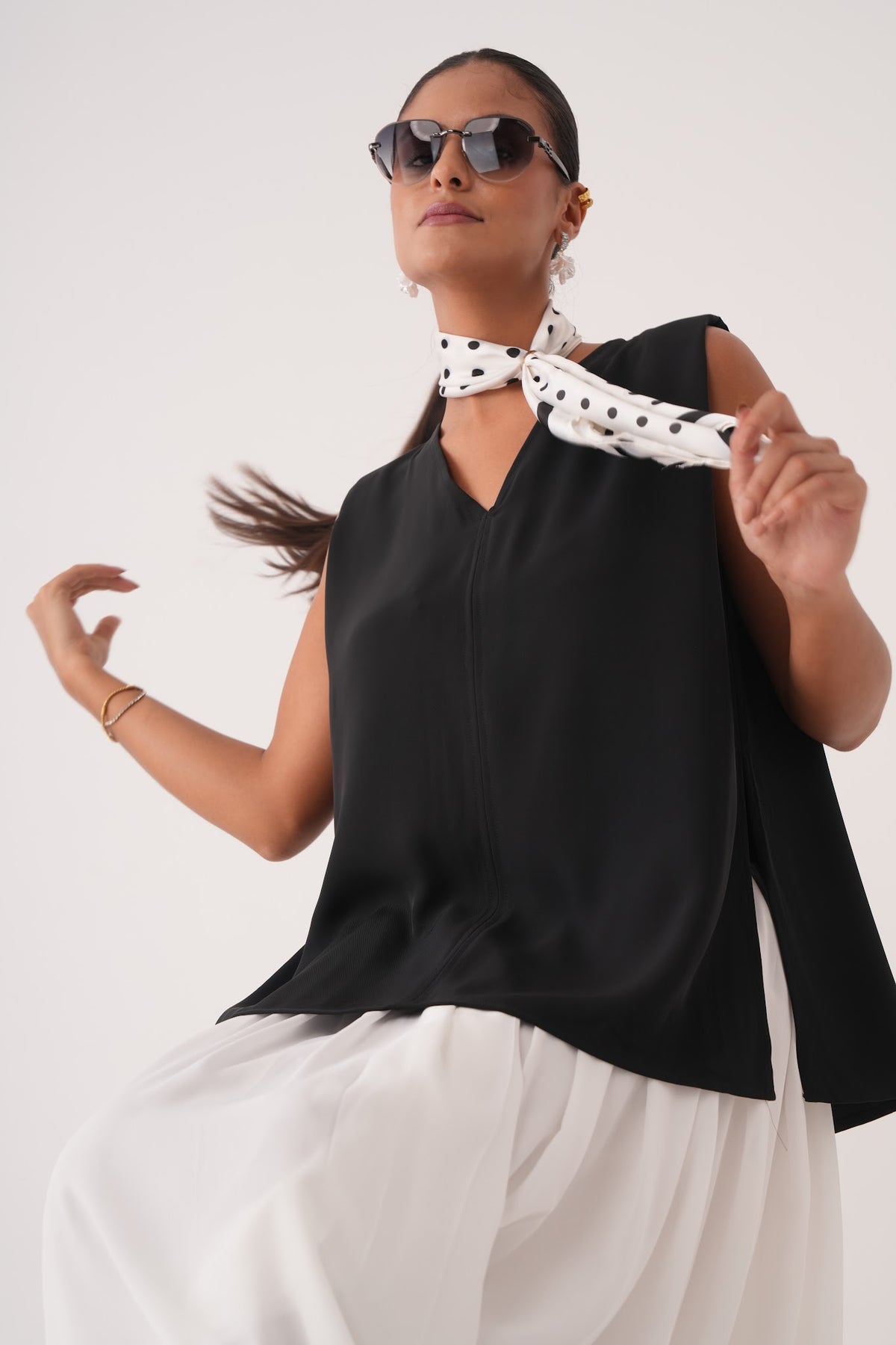 Oversized Power Shoulder Top in Black - DSC05610.JPG