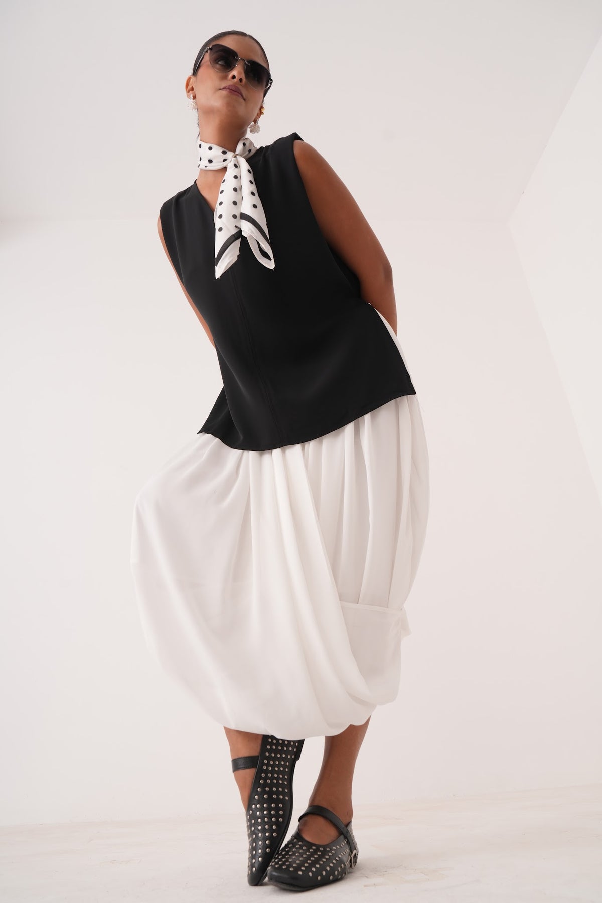 Oversized Power Shoulder Top in Black - DSC05660.JPG